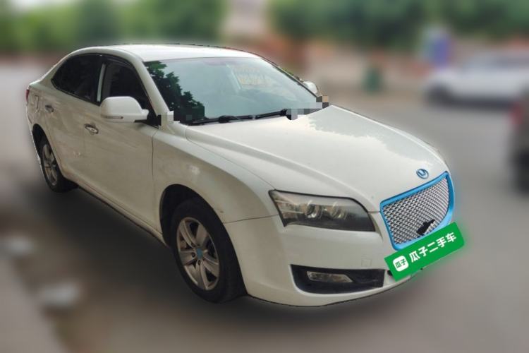 Used Huatai New Energy iEV230 2017 Elite Model Front Right 45 Deg