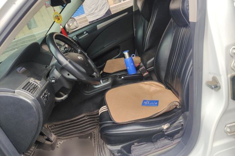 Used Huatai New Energy iEV230 2017 Elite Model Left Front Seat