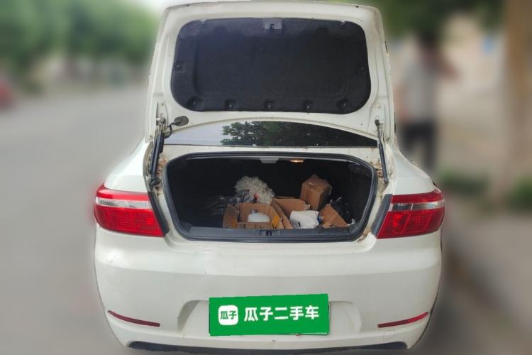 Used Huatai New Energy iEV230 2017 Elite Model Trunk