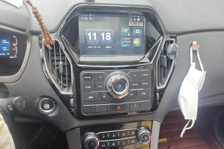 Used Huatai New Energy XEV260 2016 Elite Model Audio And AC Panel