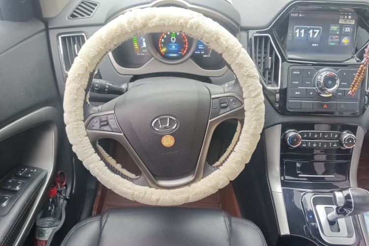 Used Huatai New Energy XEV260 2016 Elite Model Steering Wheel