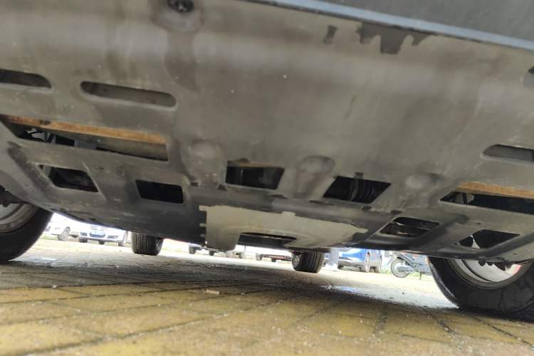 Used Huatai New Energy XEV260 2017 Elite Model Chassis Front