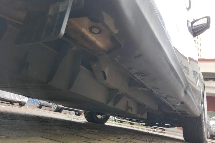 Used Huatai New Energy XEV260 2017 Elite Model Chassis Rear Right