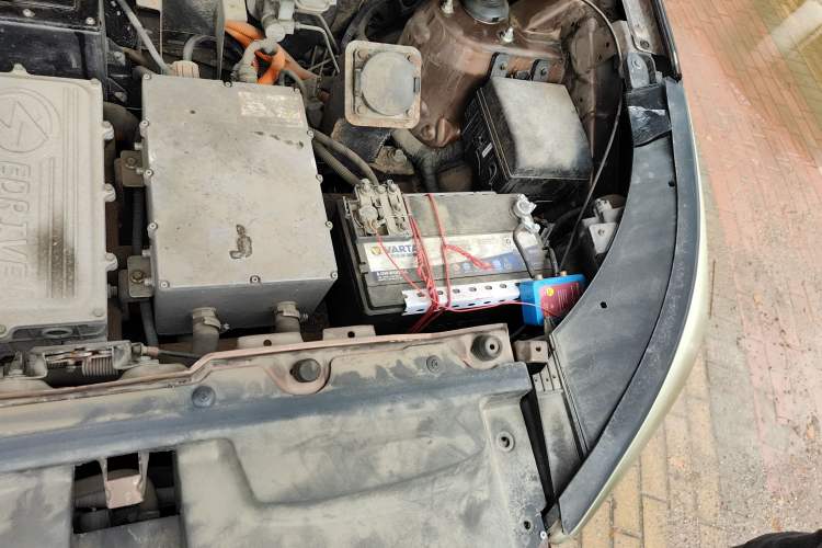 Used Huatai New Energy XEV260 2017 Elite Model Engine Bay Left