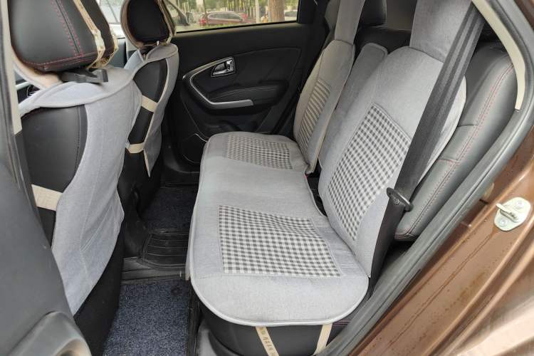 Used Huatai New Energy XEV260 2017 Elite Model Left Rear Seat
