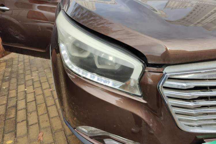 Used Huatai New Energy XEV260 2017 Elite Model Right Front Headlight