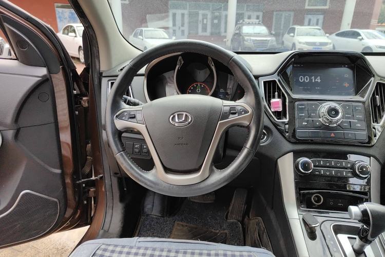 Used Huatai New Energy XEV260 2017 Elite Model Steering Wheel
