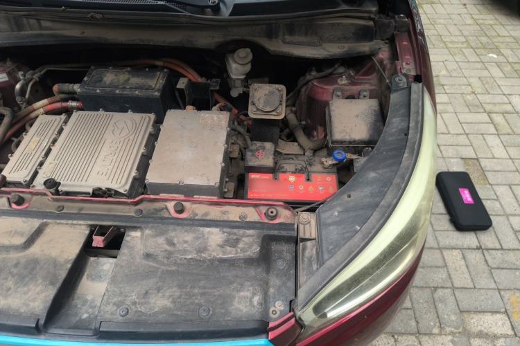 Used Huatai New Energy XEV260 2017 Elite Model Engine Bay Left