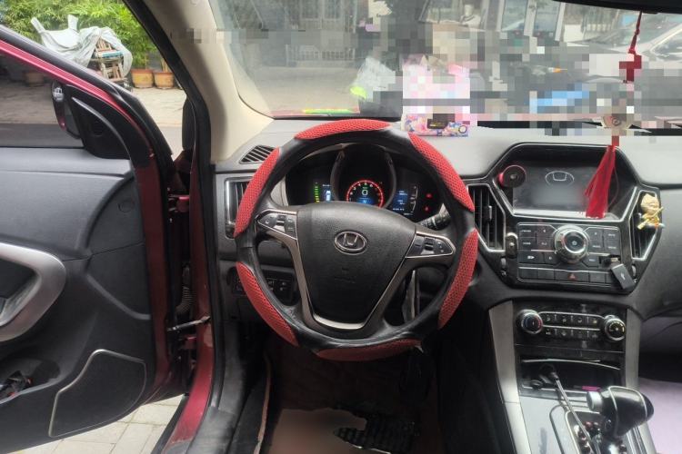 Used Huatai New Energy XEV260 2017 Elite Model Steering Wheel