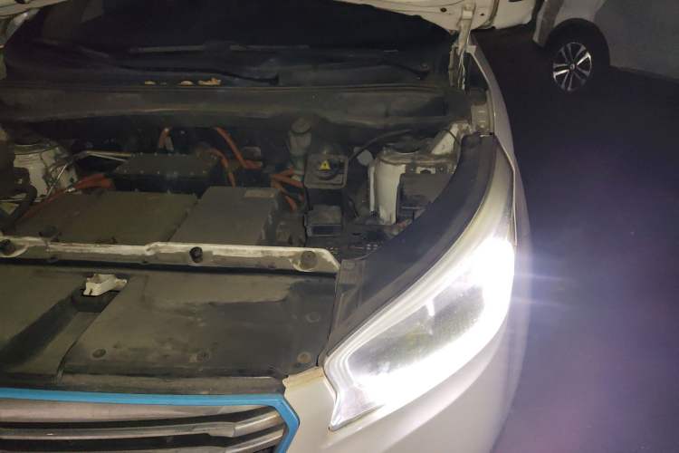 Used Huatai New Energy XEV260 2017 Elite Model Engine Bay Left