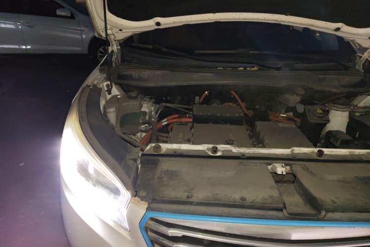 Used Huatai New Energy XEV260 2017 Elite Model Engine Bay Right