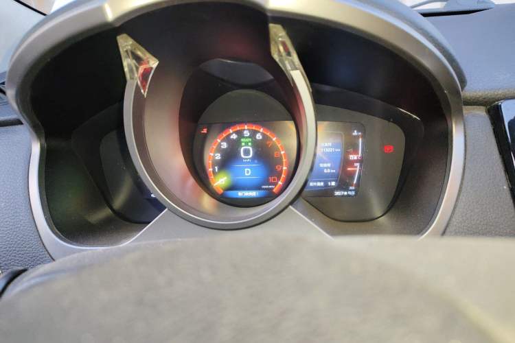 Used Huatai New Energy XEV260 2017 Elite Model Odometer Close Up