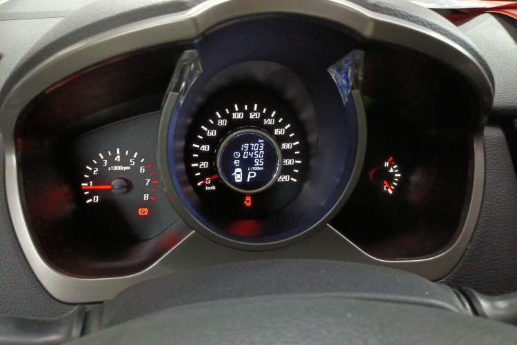 Used Huatai Santa Fe 2017 1.5T Gasoline Automatic Two-Wheel Drive Smart Enjoyment i3 Model Odometer Close Up