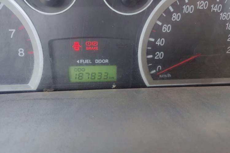 Used Huatai Santa Fe  Odometer Close Up