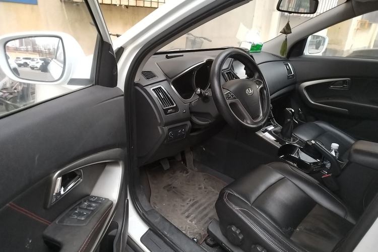 Used Huatai Santa Fe 2015 1.5T Gasoline Manual Two-Wheel Drive Luxury Model Driver Seat