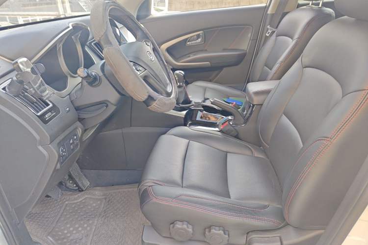 Used Huatai Santa Fe 2015 1.5T Gasoline Manual Two-Wheel Drive Luxury Model Left Front Seat