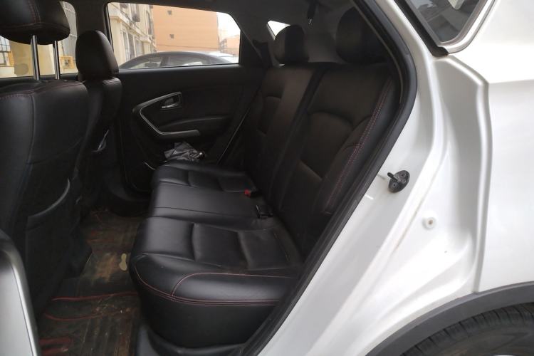 Used Huatai Santa Fe 2015 1.5T Gasoline Manual Two-Wheel Drive Luxury Model Left Rear Seat
