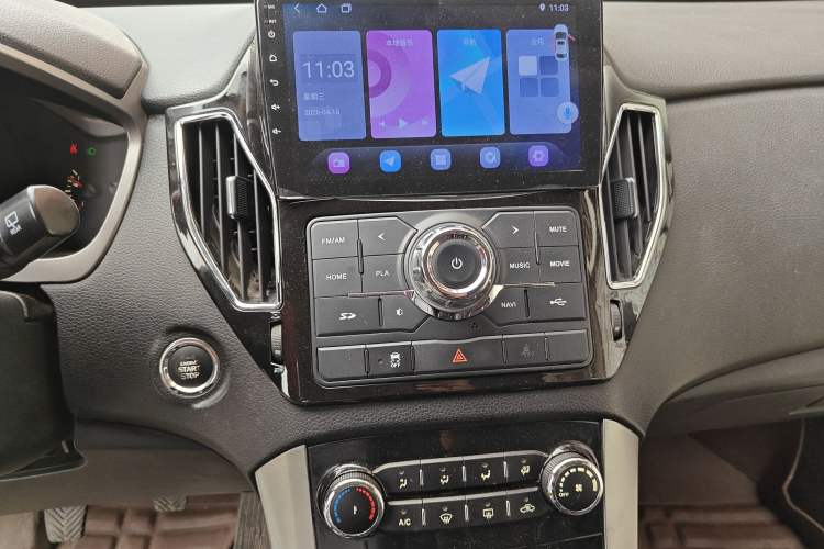 Used Huatai Santa Fe 2016 1.5T Gasoline Manual Two-Wheel Drive Smart Enjoyment i3 Model Audio And AC Panel