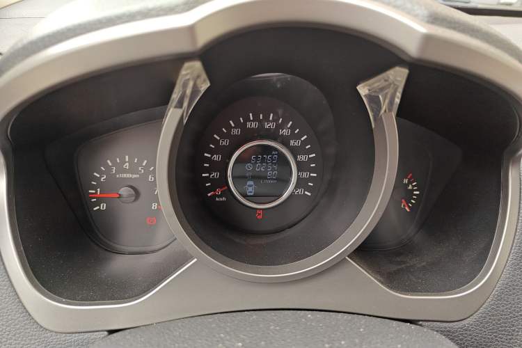 Used Huatai Santa Fe 2016 1.5T Gasoline Manual Two-Wheel Drive Smart Enjoyment i3 Model Instrument Cluster