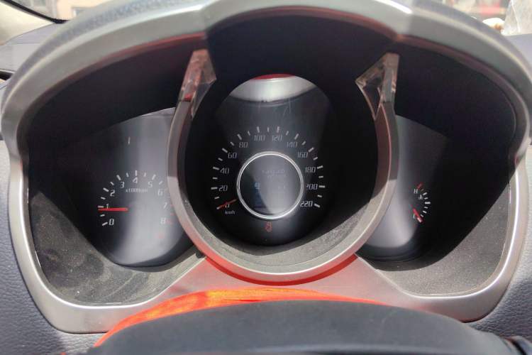 Used Huatai Santa Fe 2016 1.5T Gasoline Manual Two-Wheel Drive Smart Enjoyment i3 Model Instrument Cluster