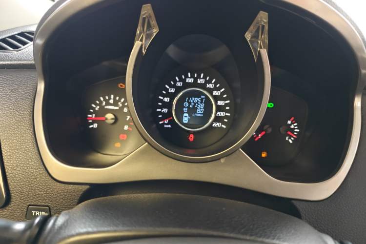 Used Huatai Santa Fe 2016 1.5T Gasoline Manual Two-Wheel Drive Smart Enjoyment i3 Model Instrument Cluster