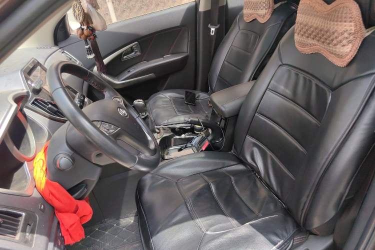 Used Huatai Santa Fe 2016 1.5T Gasoline Manual Two-Wheel Drive Smart Enjoyment i3 Model Left Front Seat