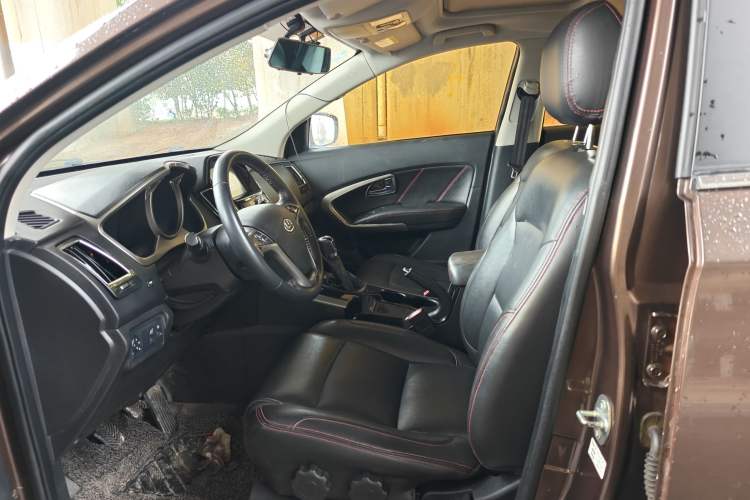 Used Huatai Santa Fe 2016 1.5T Gasoline Manual Two-Wheel Drive Smart Enjoyment i3 Model Left Front Seat