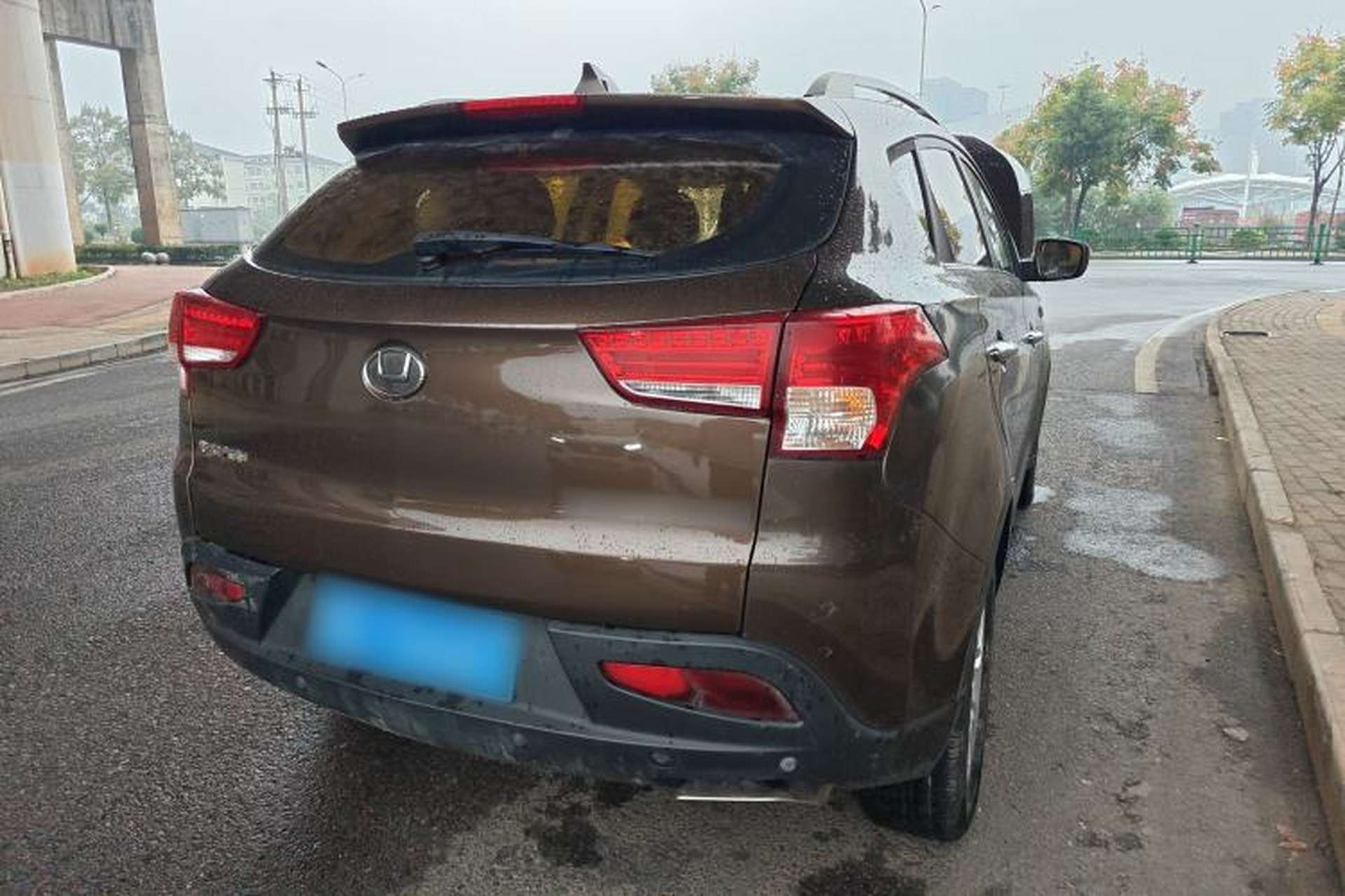 Used Huatai Santa Fe 2016 1.5T Gasoline Manual Two-Wheel Drive Smart Enjoyment i3 Model Rear Right 45 Deg