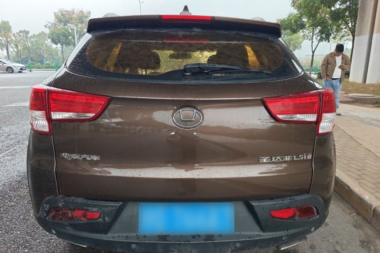 Used Huatai Santa Fe 2016 1.5T Gasoline Manual Two-Wheel Drive Smart Enjoyment i3 Model Rear