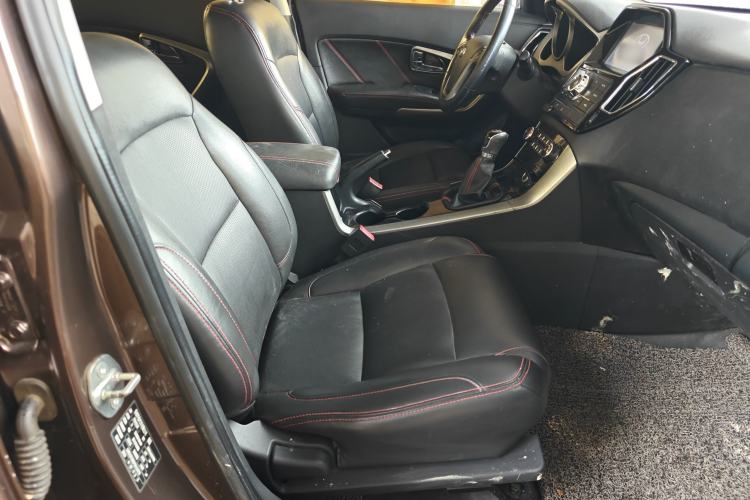Used Huatai Santa Fe 2016 1.5T Gasoline Manual Two-Wheel Drive Smart Enjoyment i3 Model Right Front Seat