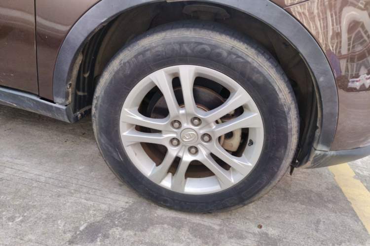 Used Huatai Santa Fe 2016 1.5T Gasoline Automatic Two-Wheel Drive Elite Model Right Front Wheel Hub