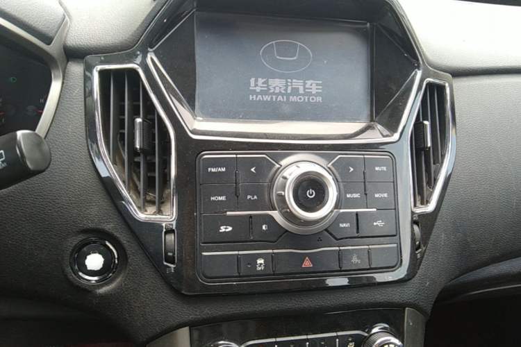 Used Huatai Santa Fe 2016 1.5T Gasoline Automatic Two-Wheel Drive i3 Model with Smart Features Audio And AC Panel