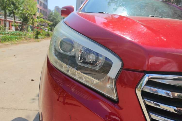 Used Huatai Santa Fe 2016 1.5T Gasoline Automatic Two-Wheel Drive Elite Model Right Front Headlight