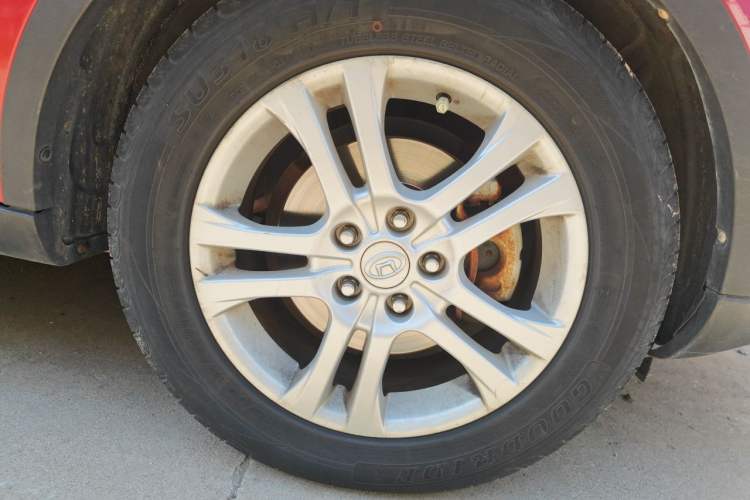 Used Huatai Santa Fe 2016 1.5T Gasoline Automatic Two-Wheel Drive Elite Model Right Front Wheel Hub