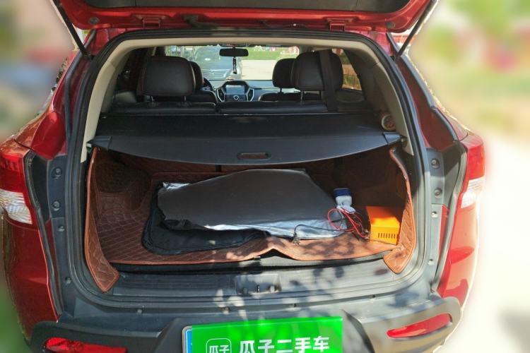 Used Huatai Santa Fe 2016 1.5T Gasoline Automatic Two-Wheel Drive Elite Model Trunk