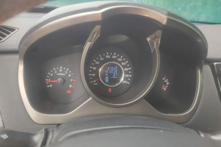 Used Huatai Santa Fe 2016 1.5T Gasoline Manual Two-Wheel Drive Smart Enjoyment i3 Model Odometer Close Up
