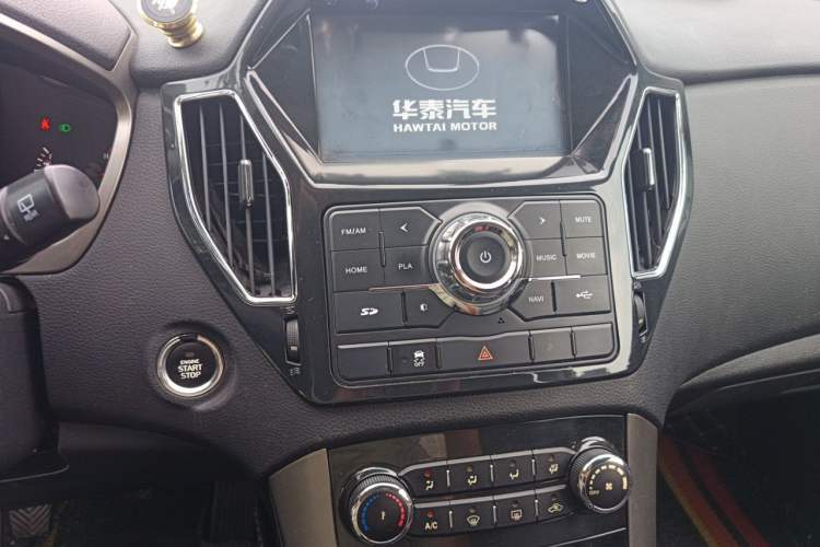 Used Huatai Santa Fe 2016 1.5T Gasoline Manual Two-Wheel Drive Smart Enjoyment i3 Model Audio And AC Panel