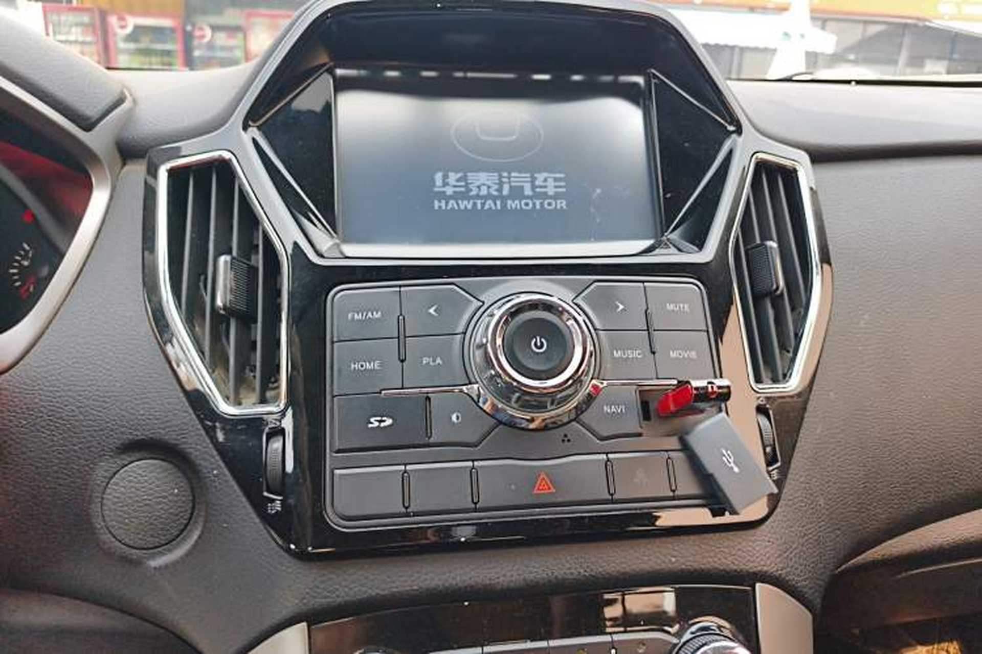 Used Huatai Santa Fe 2016 1.5T Gasoline Manual Two-Wheel Drive Elite Model Audio And AC Panel