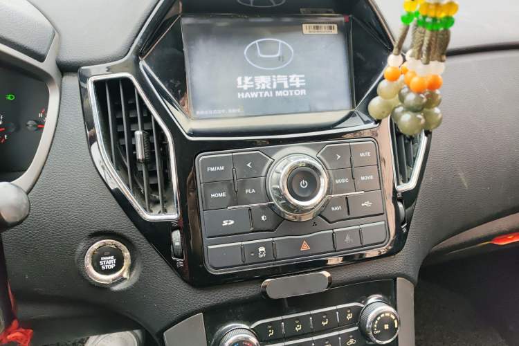 Used Huatai Santa Fe 2016 1.5T Gasoline Manual Two-Wheel Drive Smart Enjoyment i3 Model Audio And AC Panel