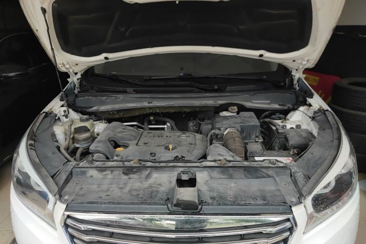 Used Huatai Santa Fe 2016 1.5T Gasoline Manual Two-Wheel Drive Elite Model Engine Bay