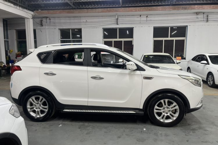 Used Huatai Santa Fe 2016 1.5T Gasoline Automatic Two-Wheel Drive Elite Model Exterior 3