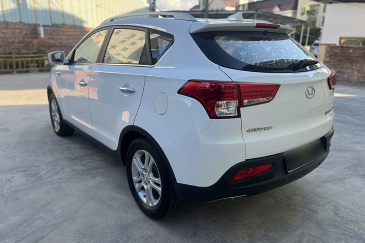 Used Huatai Santa Fe 2016 1.5T Gasoline Manual Two-Wheel Drive Smart Enjoyment i3 Model Exterior 6