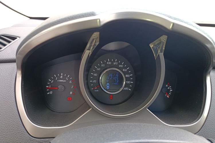 Used Huatai Santa Fe 2016 1.5T Gasoline Manual Two-Wheel Drive Smart Enjoyment i3 Model Instrument Cluster