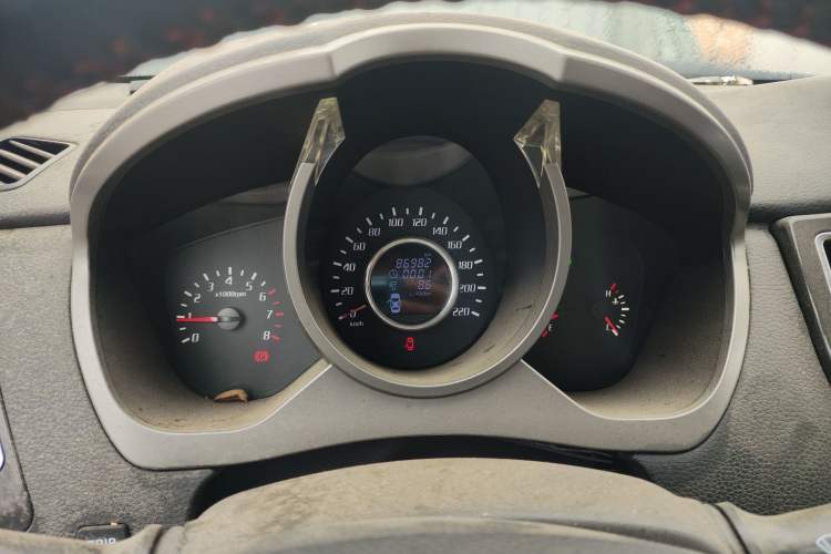 Used Huatai Santa Fe 2016 1.5T Gasoline Manual Two-Wheel Drive Smart Enjoyment i3 Model Instrument Cluster