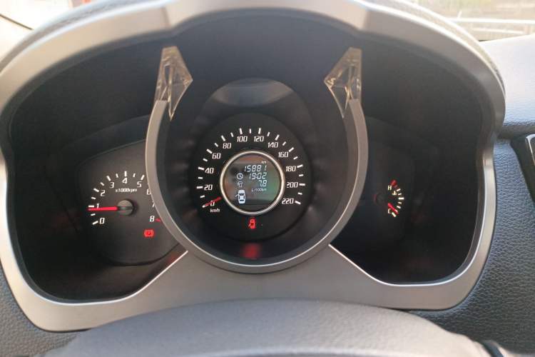 Used Huatai Santa Fe 2016 1.5T Gasoline Manual Two-Wheel Drive Smart Enjoyment i3 Model Instrument Cluster