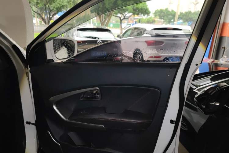 Used Huatai Santa Fe 2016 1.5T Gasoline Manual Two-Wheel Drive Elite Model Interior 5