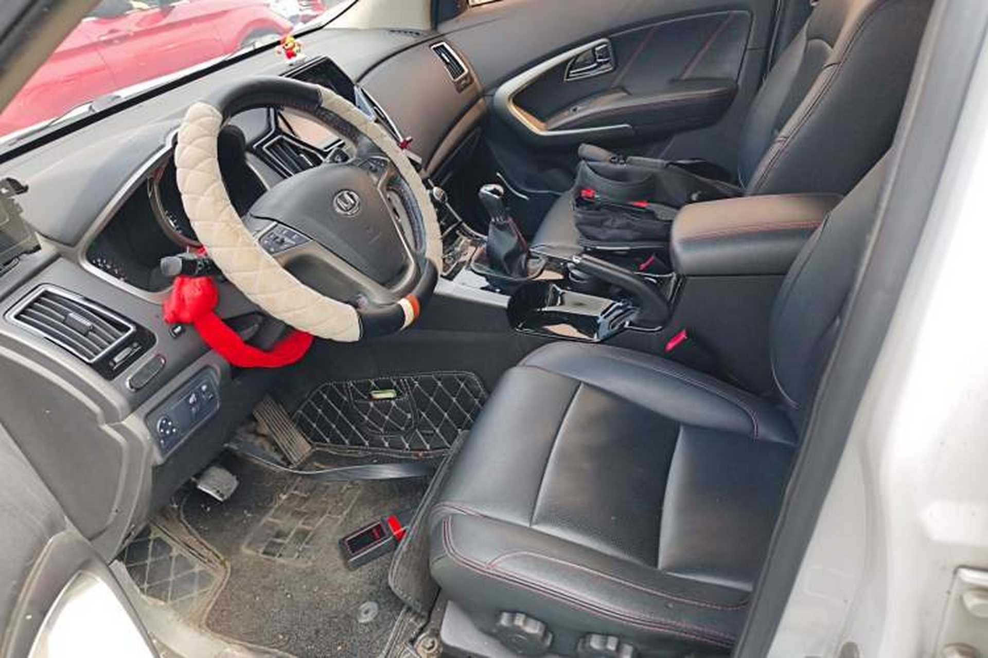 Used Huatai Santa Fe 2016 1.5T Gasoline Manual Two-Wheel Drive Elite Model Left Front Seat