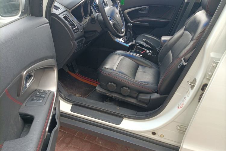 Used Huatai Santa Fe 2016 1.5T Gasoline Manual Two-Wheel Drive Smart Enjoyment i3 Model Left Front Seat