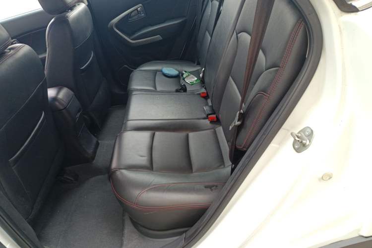 Used Huatai Santa Fe 2016 1.5T Gasoline Manual Two-Wheel Drive Smart Enjoyment i3 Model Left Rear Seat