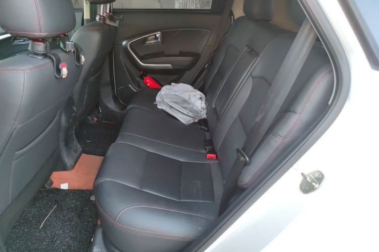 Used Huatai Santa Fe 2016 1.5T Gasoline Manual Two-Wheel Drive Smart Enjoyment i3 Model Left Rear Seat